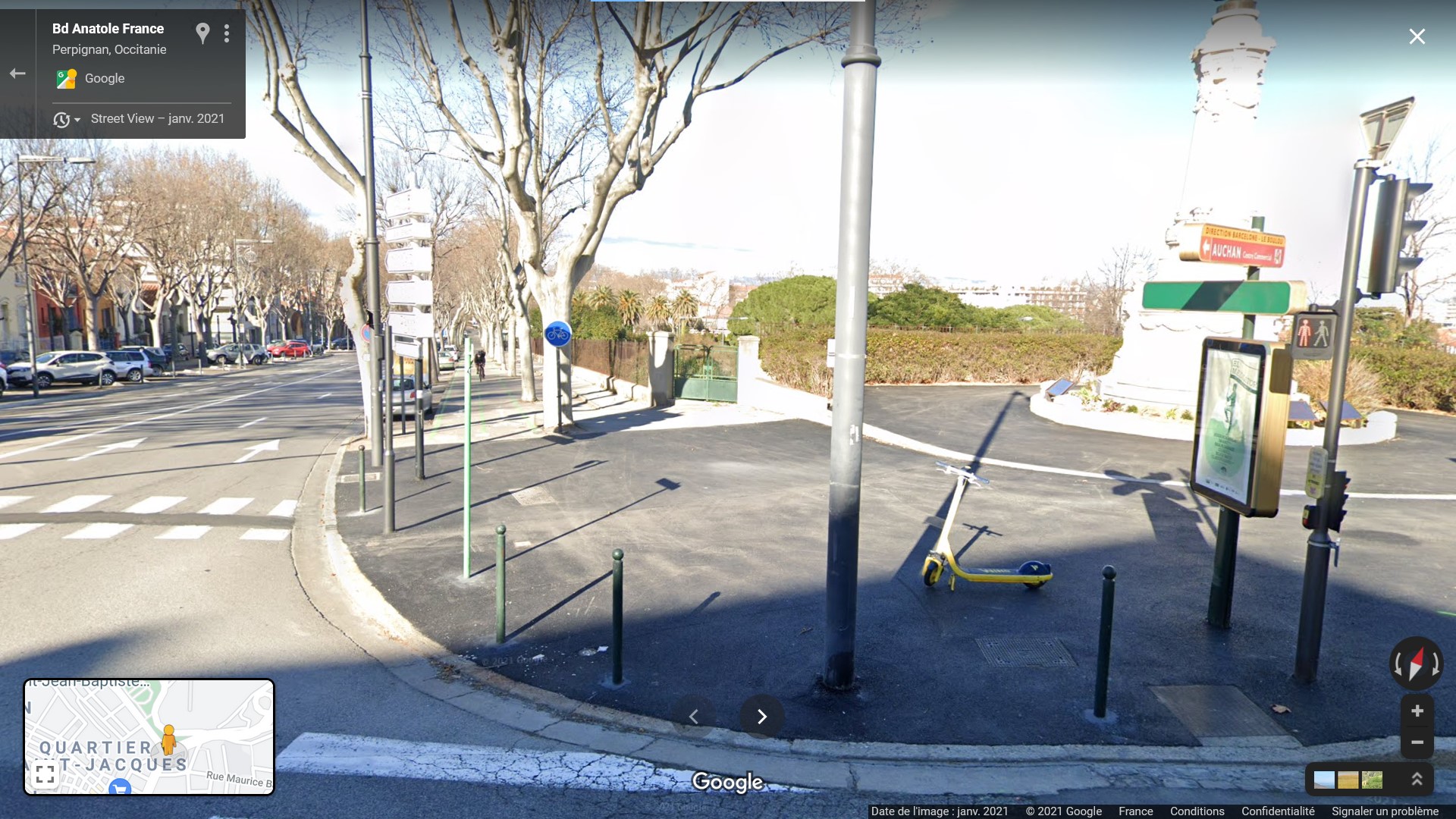 Début de la Piste cyclable sur trottoir du bd Jean Bourrat au croisement avec le bd A. France